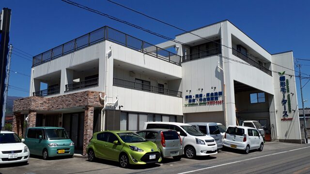 櫛形モータース建物640