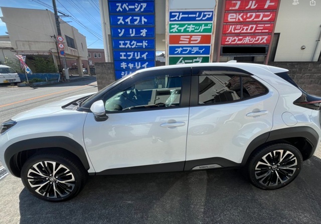 ヤリスクロス 横