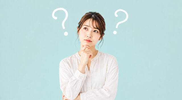 悩む女性