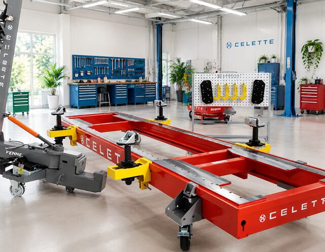 治具付きフレーム修正機